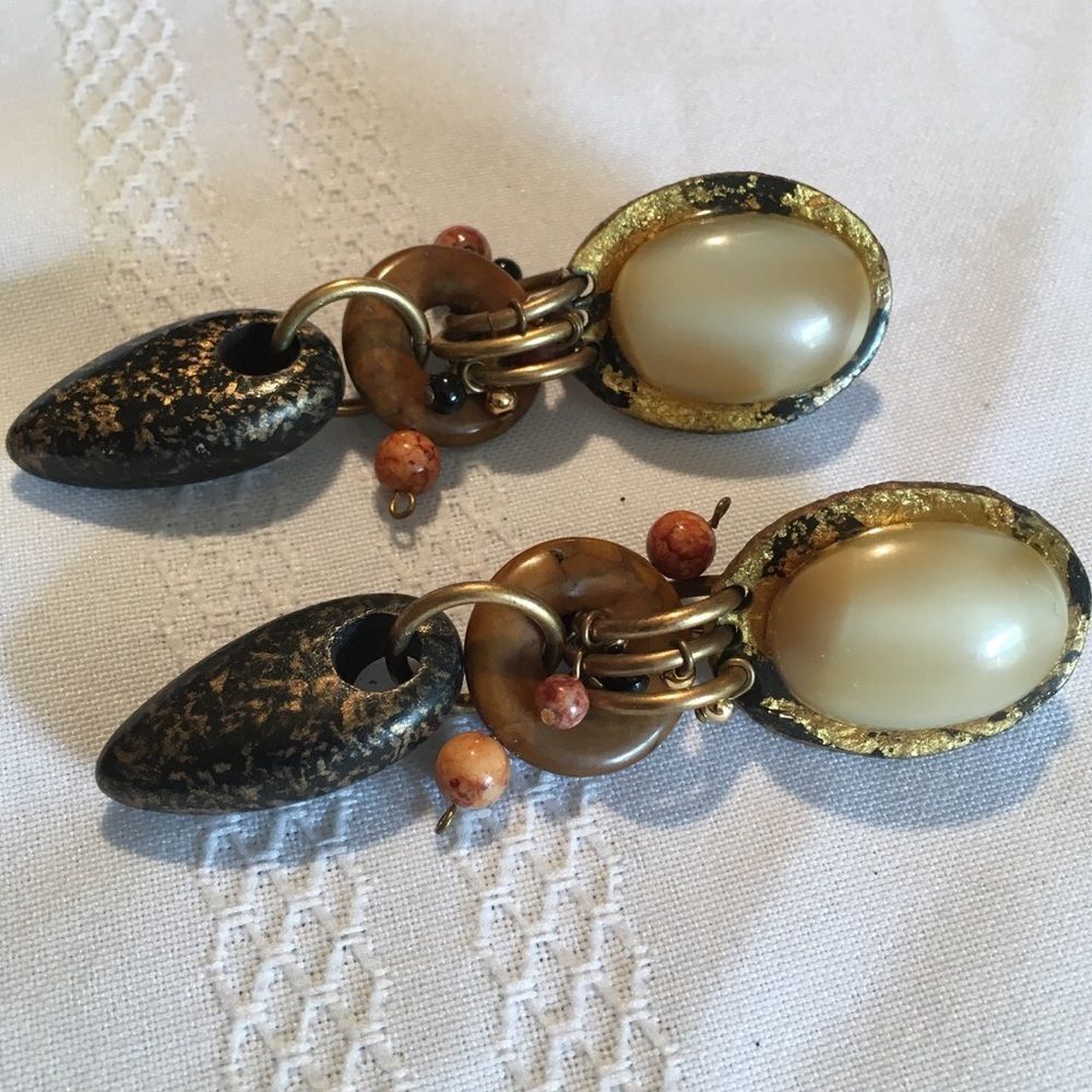 Vintage Dangling Earrings With Resin - Picture 7 of 7